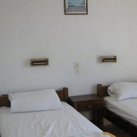 Efrosyni Apartments Agia Marina  Dış mekan fotoğraf