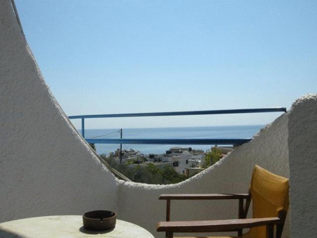 Efrosyni Apartments Agia Marina  Dış mekan fotoğraf